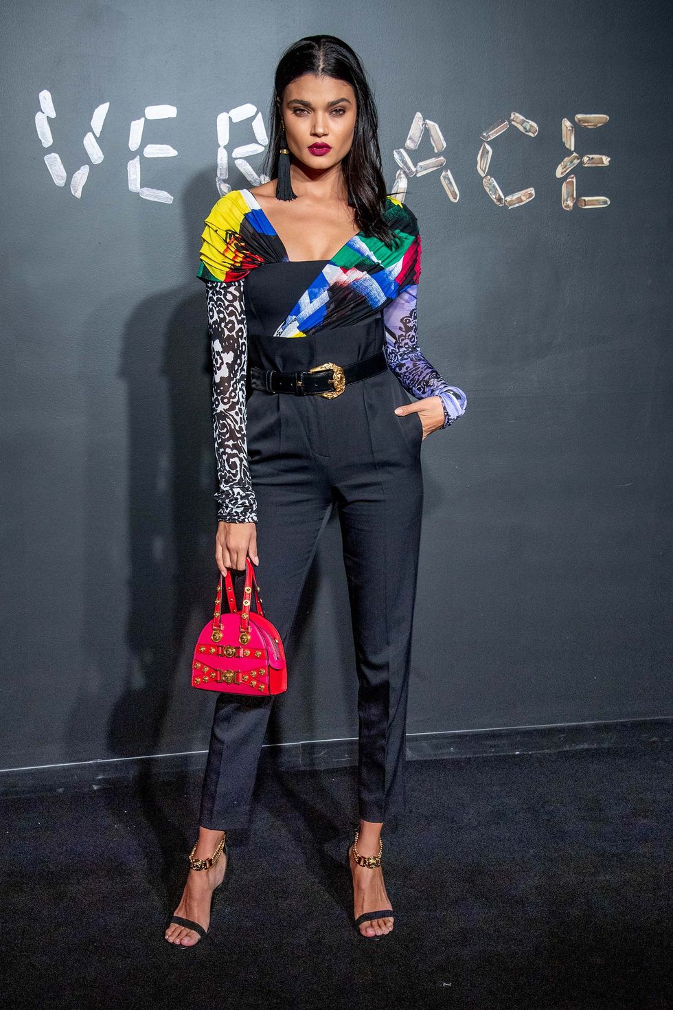 Versace Pre-Fall 2019, a sophisticated urban approach - HIGHXTAR.
