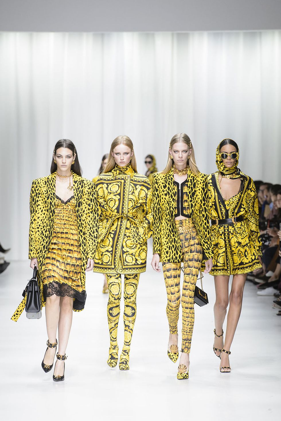 Best-selling Versace Womenswear Collection in 2018