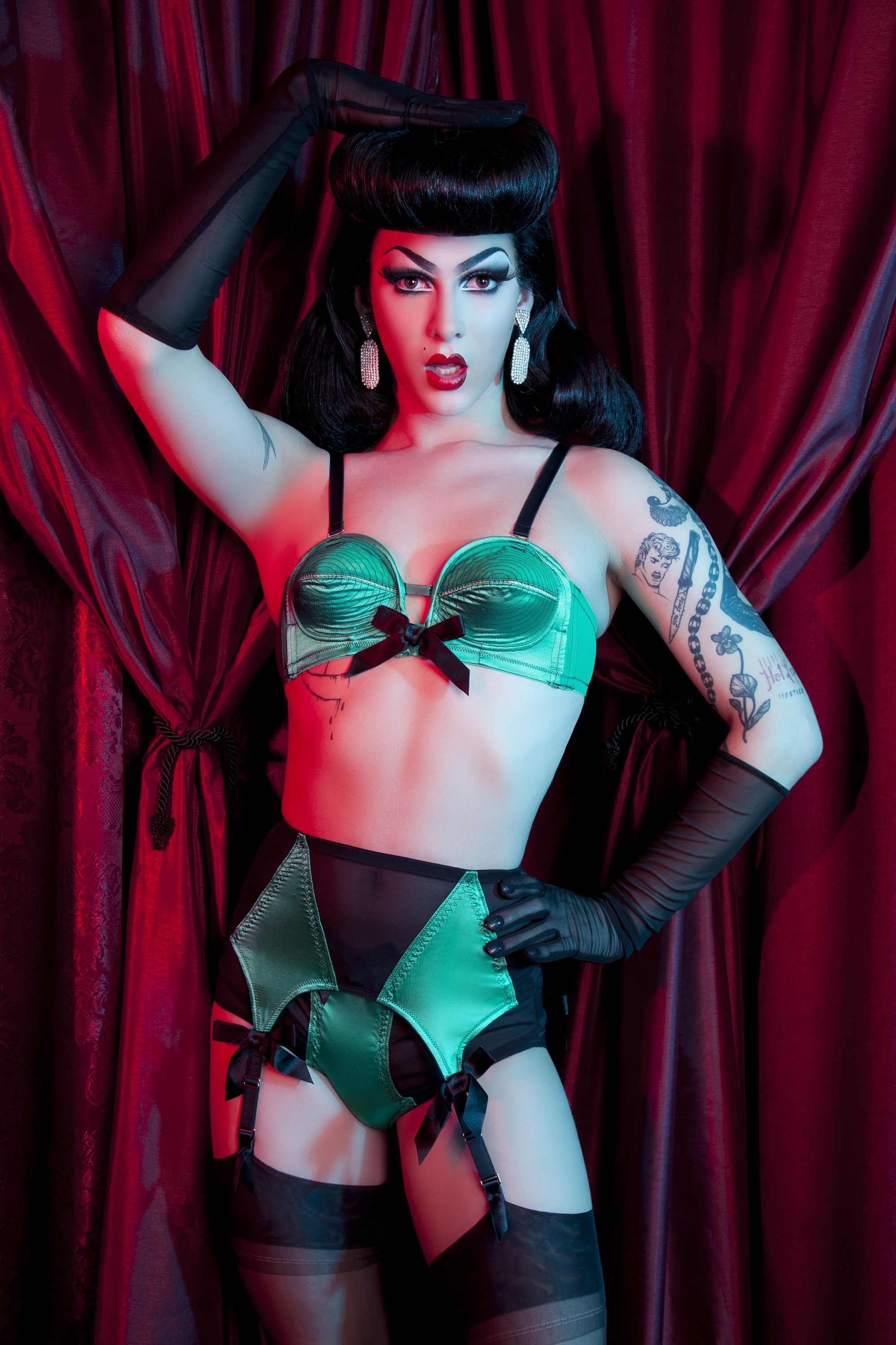 Violet Chachki Becomes The First Drag Queen To Face A Lingerie Campaign pic
