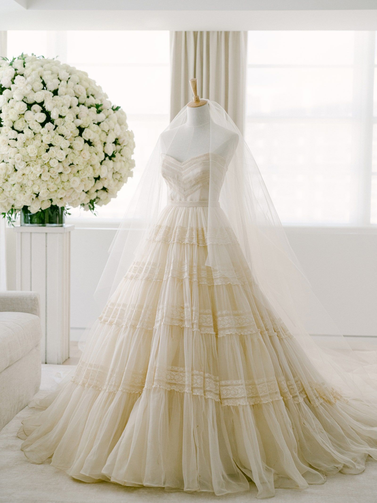 How To Keep A Wedding Dress White