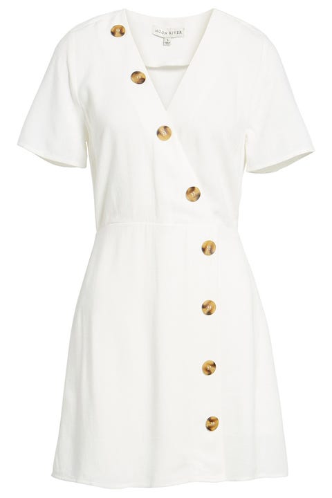 Clothing, White, Sleeve, Outerwear, Dress, Day dress, T-shirt, Button, Collar, Uniform, 