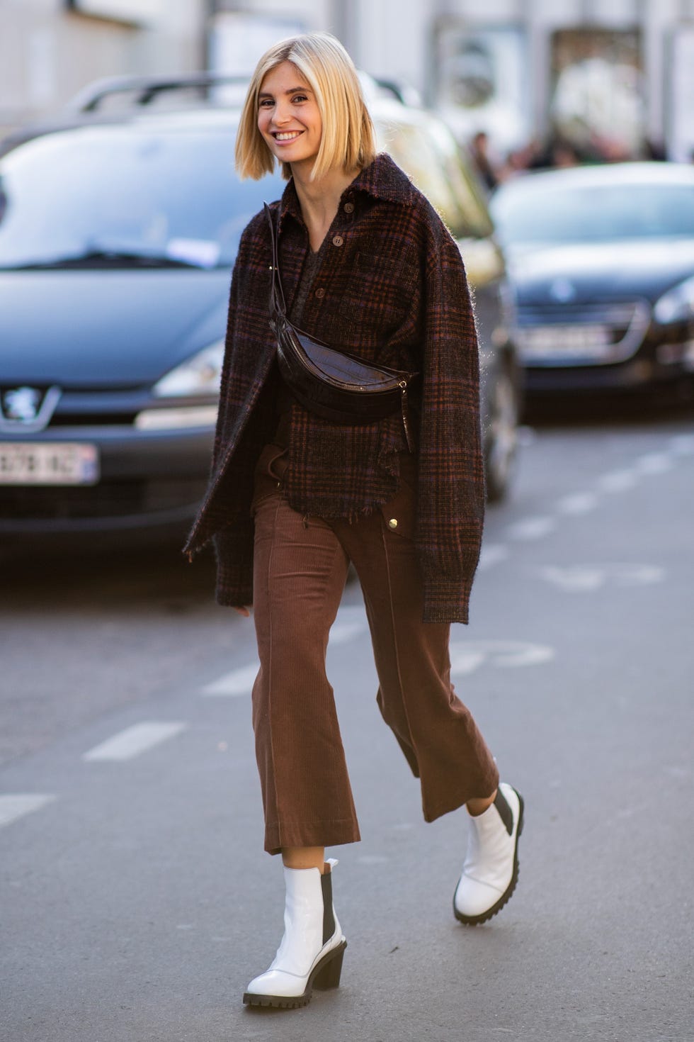 Street fashion, Clothing, Fashion, Brown, Snapshot, Footwear, Outerwear, Shoe, Leg, Coat, 