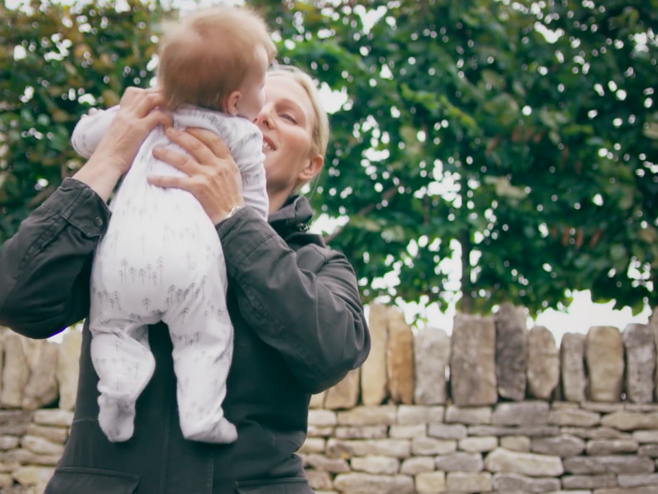 Uitputten Inhalen Tegenstander Zara Tindall's Royal Baby Makes Her First Appearance in an Ad