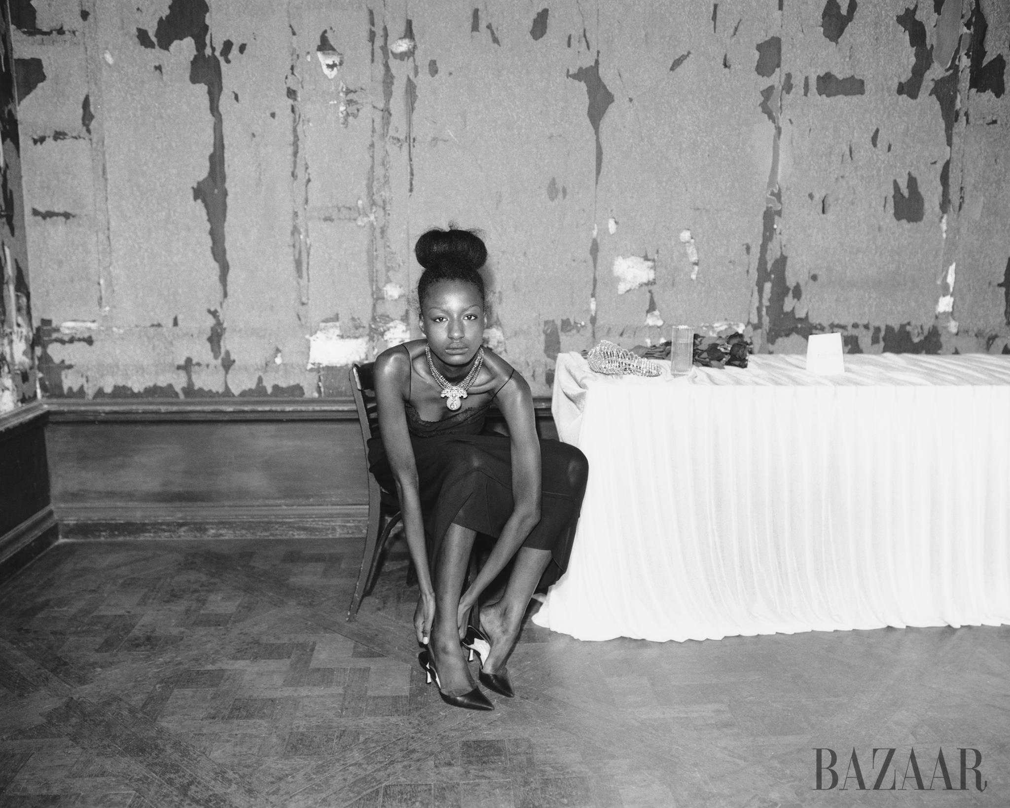 dress\, gucci haute joaillerie collection necklace\, chopard pumps\, manolo blahnik