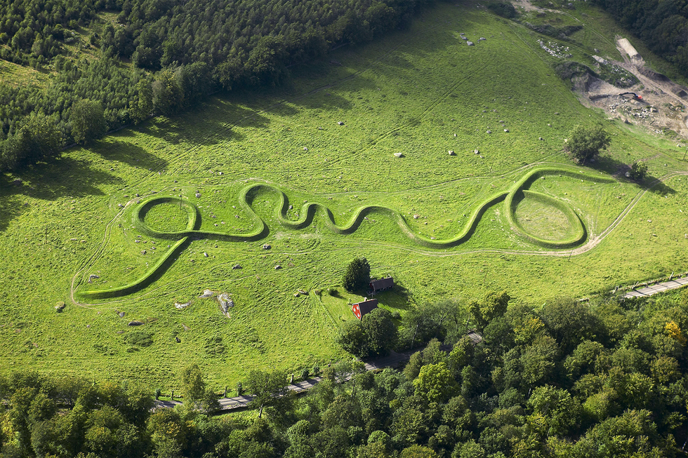 eleven minute line by maya lin