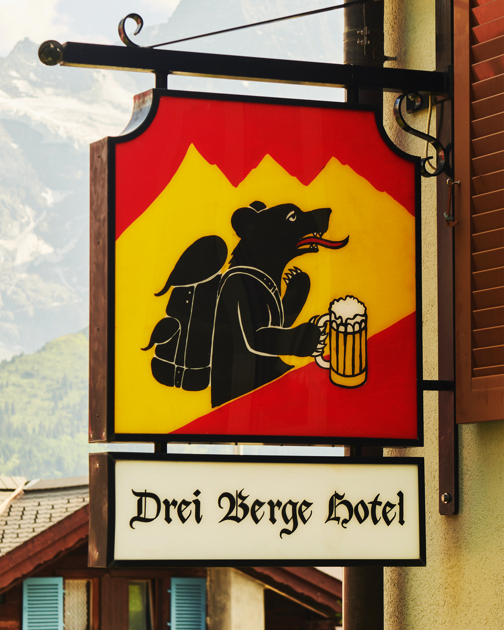 drei berge hotel sign, murren, switzerland