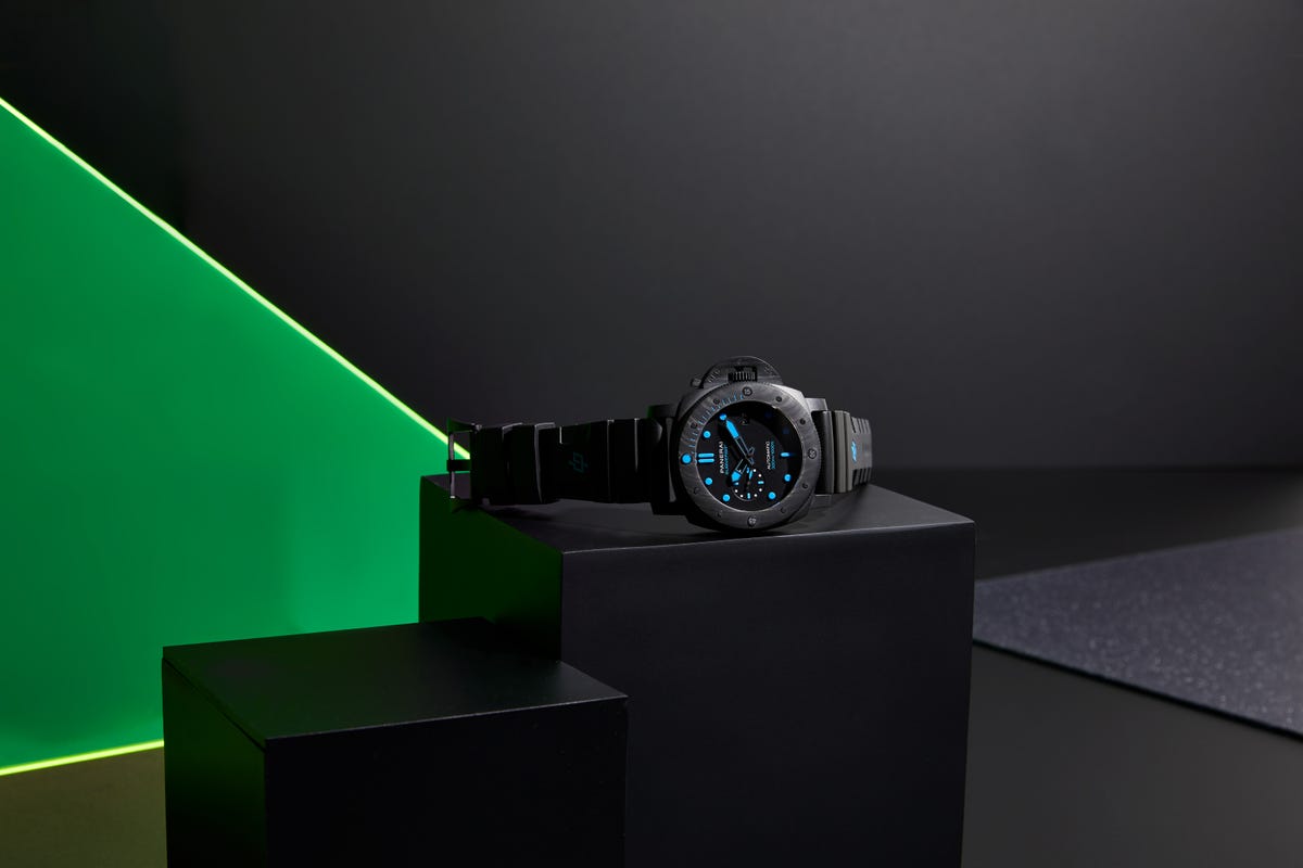 panerai submersible 42mm carbotech