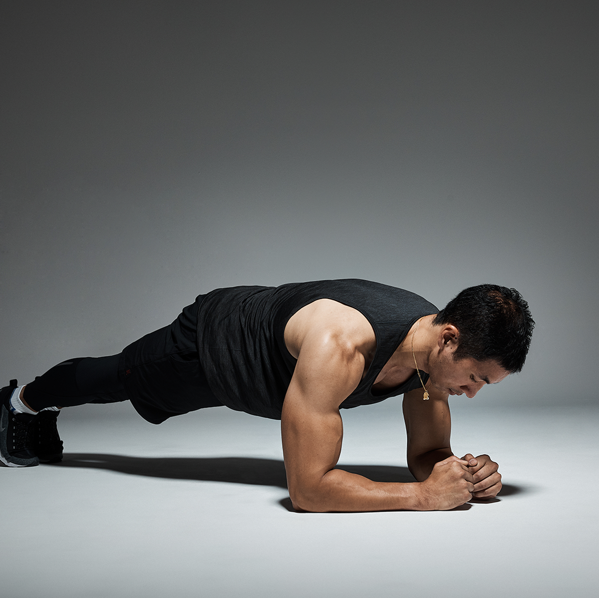 How to Do the Perfect Plank Exercise - Best Abs Workout Moves
