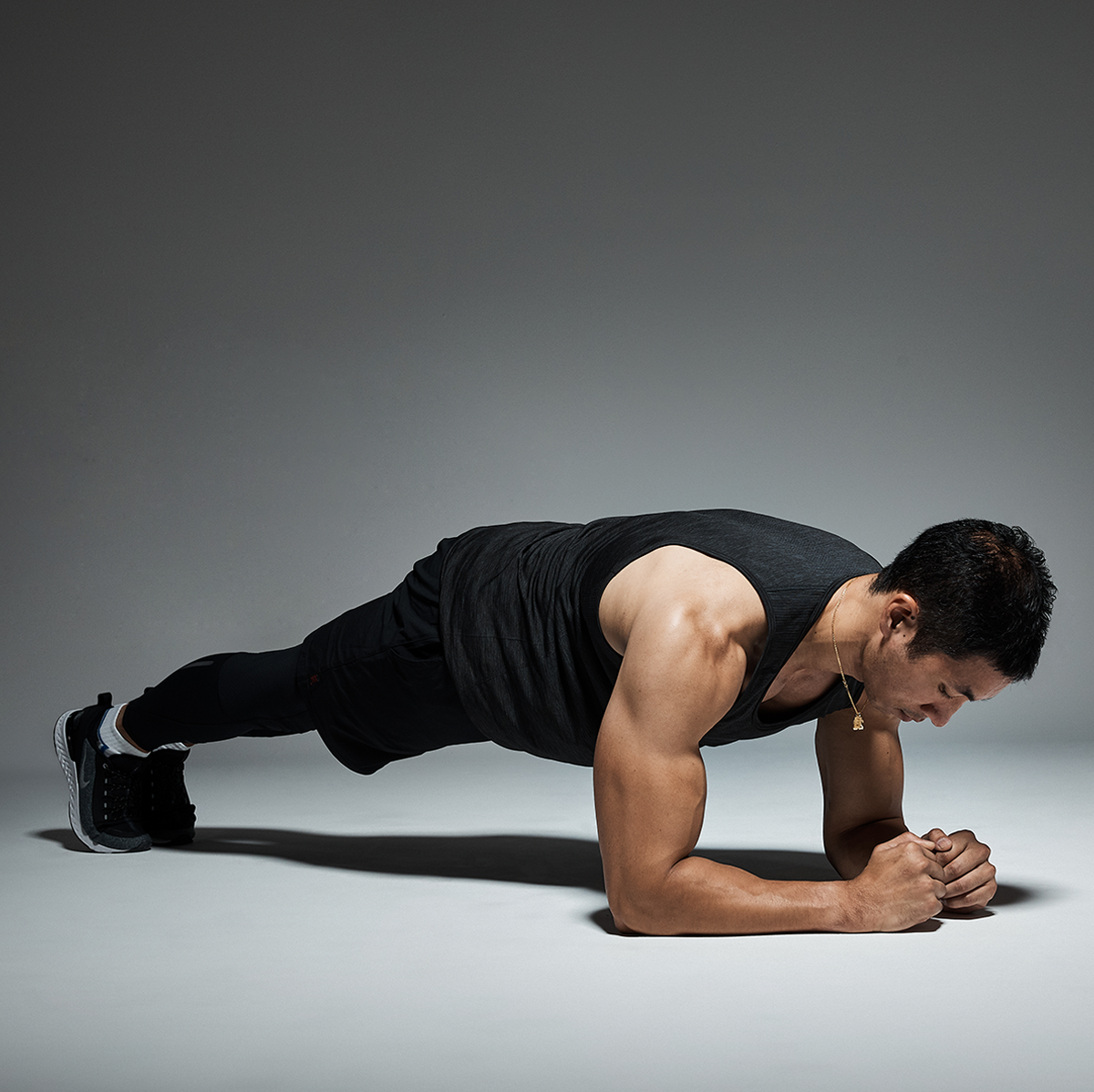 How to Do the Perfect Plank Exercise - Best Abs Workout Moves