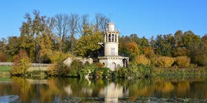 Reflection, Body of water, Water, Nature, Natural landscape, Landmark, Sky, Pond, Lake, Tree, 