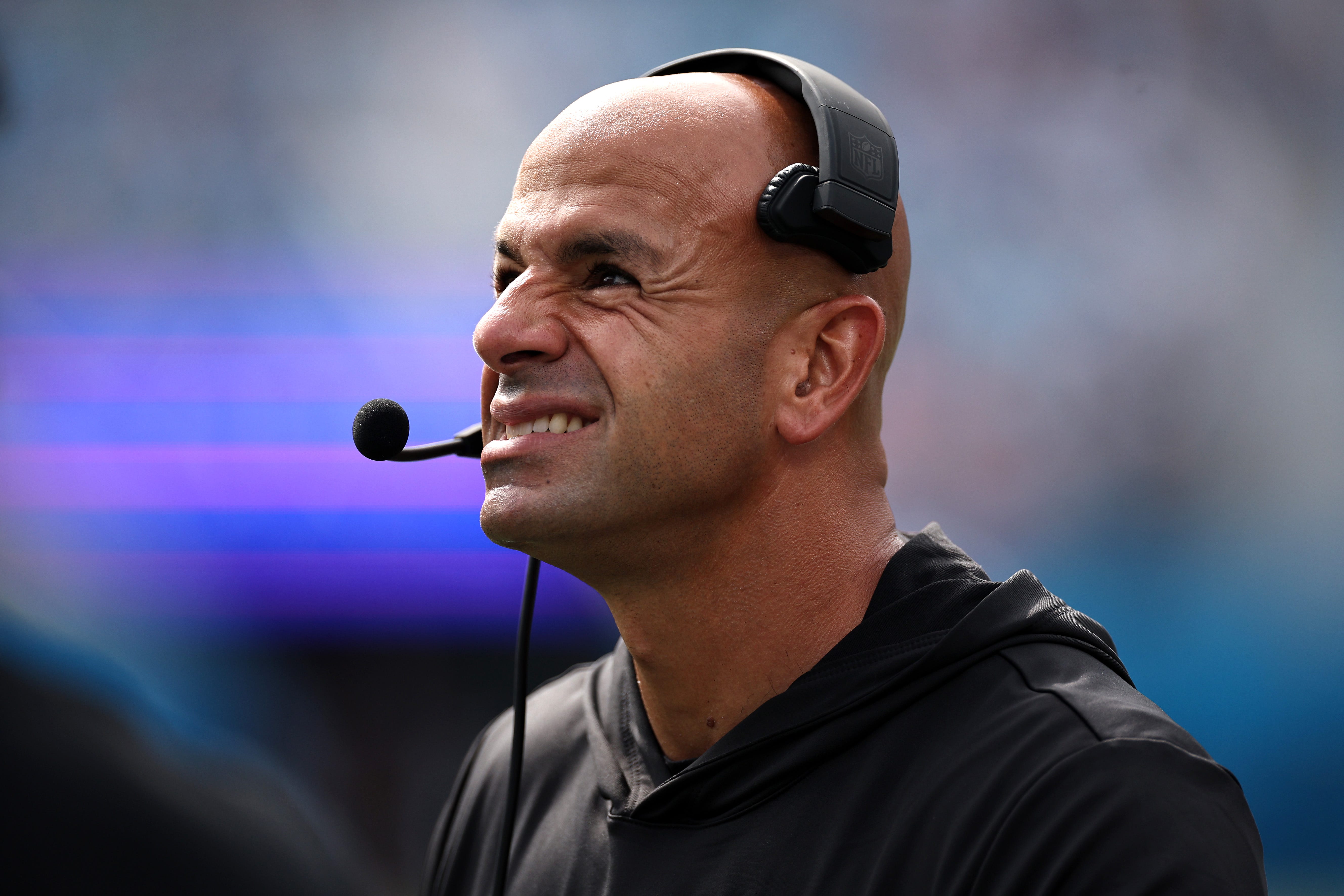 https://hips.hearstapps.com/hmg-prod/images/head-coach-robert-saleh-of-the-new-york-jets-looks-on-news-photo-1692190387.jpg?crop=1xw:0.84375xh;center,top