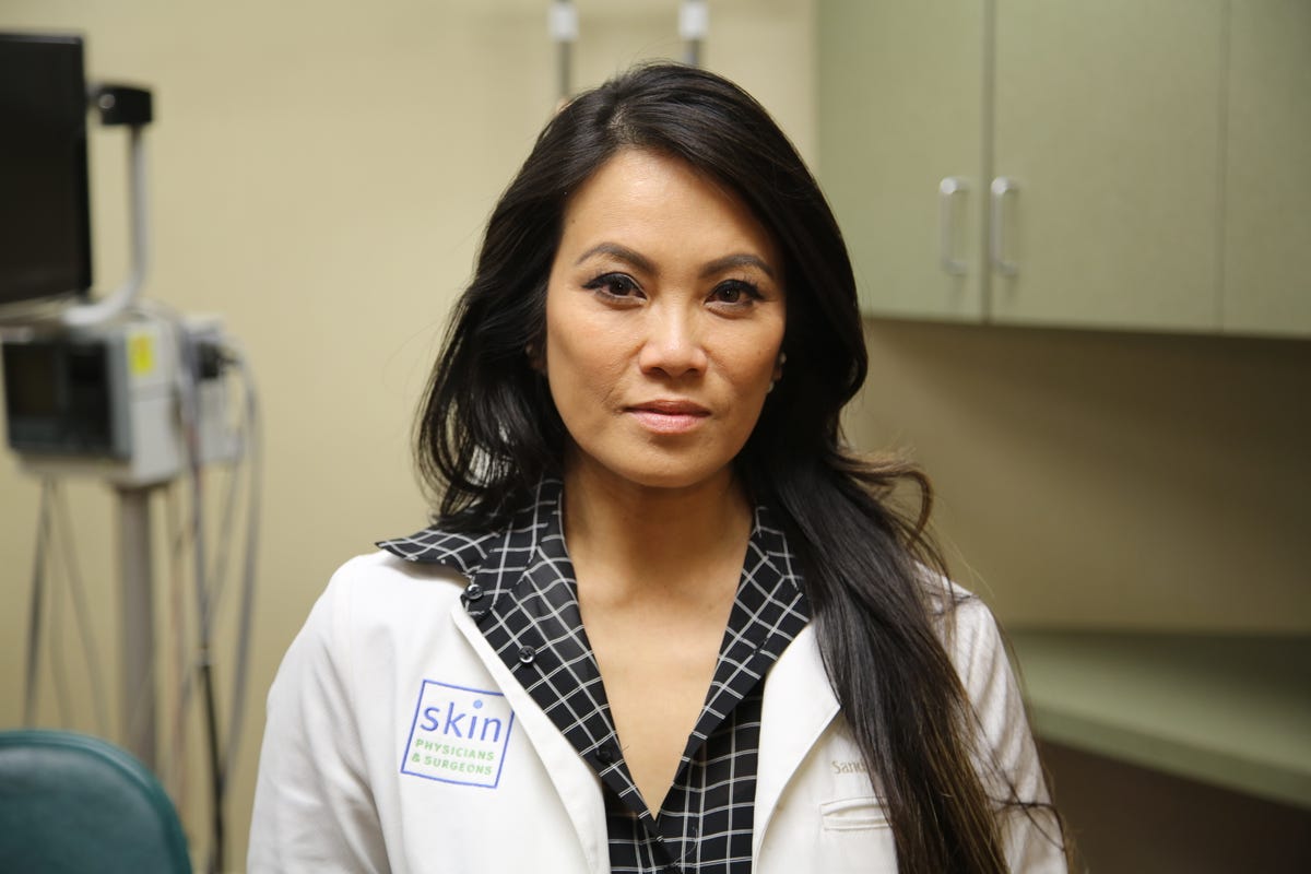 Dr. Pimple Popper Exclusive Clip From Season 3, Episode 2 Of TLC Show