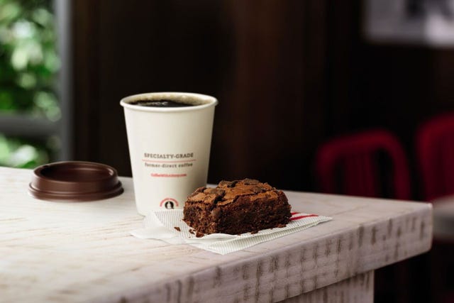 Food, Cup, Cup, Coffee cup, Cuisine, Chocolate, Dish, Baking, Drink, Drinkware, 