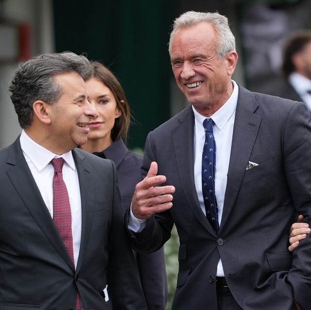 Minister van Binnenlandse Zaken Kennedy en directeur van de FDA Martin Makary bezoeken het Witte Huis