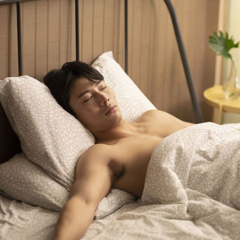 寝ている間に体重を減らす6つの方法