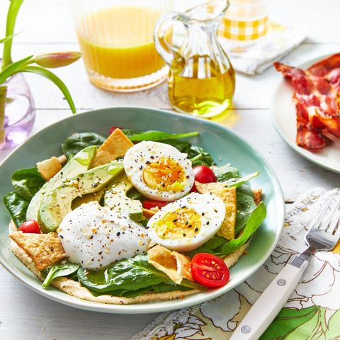 breakfast salad with egg