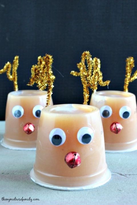 healthy christmas snacks applesauce reindeer cups