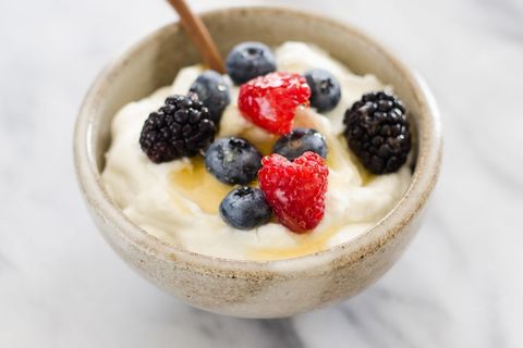 slow cooker homemade yogurt with berries