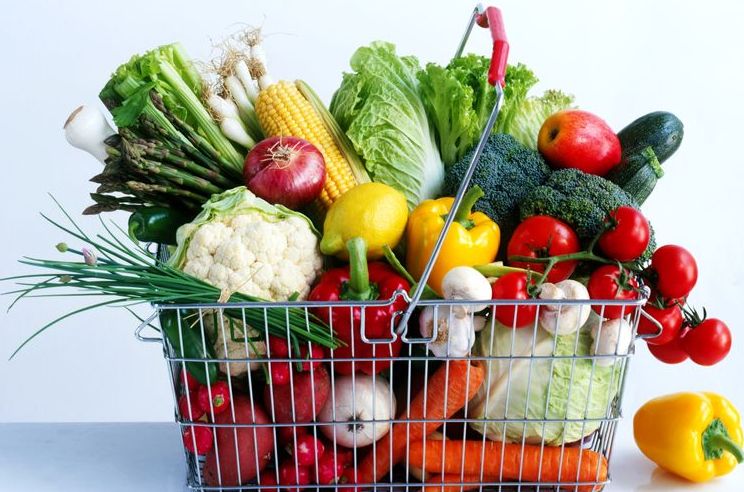 Assorted vegetables in shopping basket