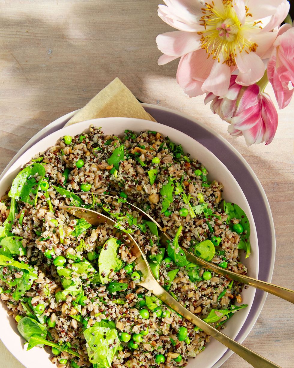 farro and quinoa salad with spinach and peas