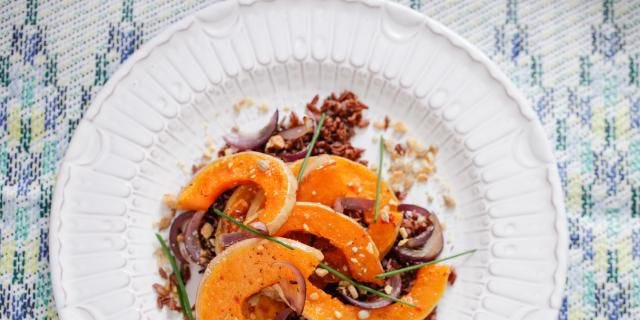 ensalada de calabaza asada y arroz salvaje