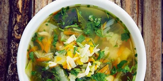 sopa de pollo y verduras