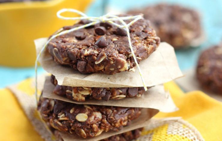 Chocolate Protein Balls (7 Ingredients!) - Chelsea's Messy Apron