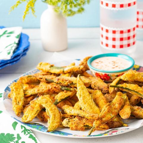 air fryer okra with white dip