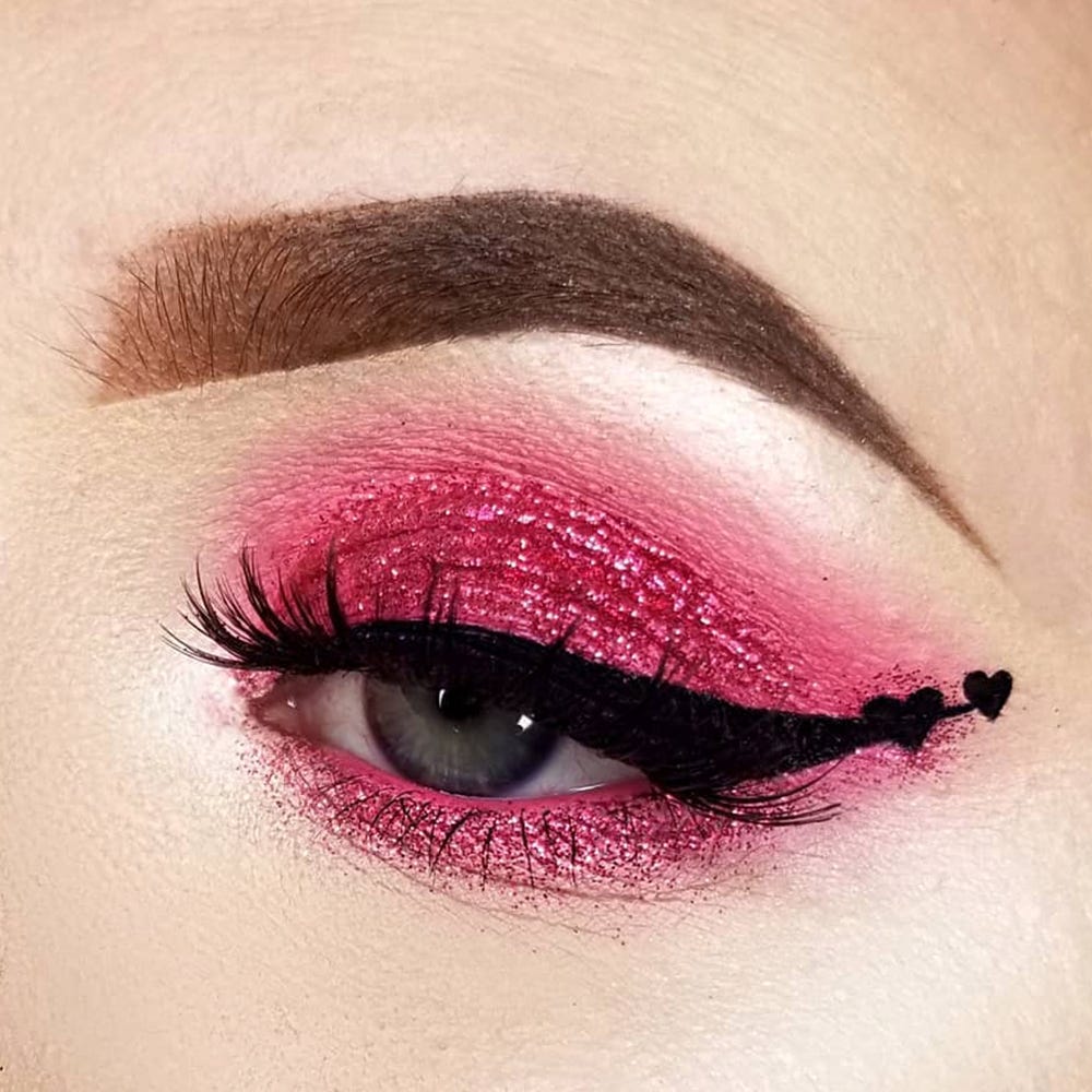 Heart Eyeliner Is The Sweet Valentines Day Beauty Trend That Everyone Will Notice 