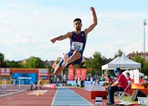 hector santos durante la final del campeonato de espana de salto de longitud