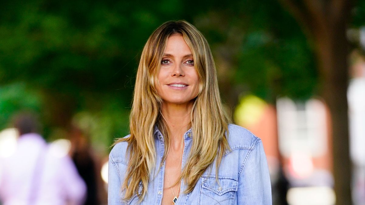 Heidi Klum Flaunts Her Ultra Toned Abs In A New 'GNTM' Vid On IG