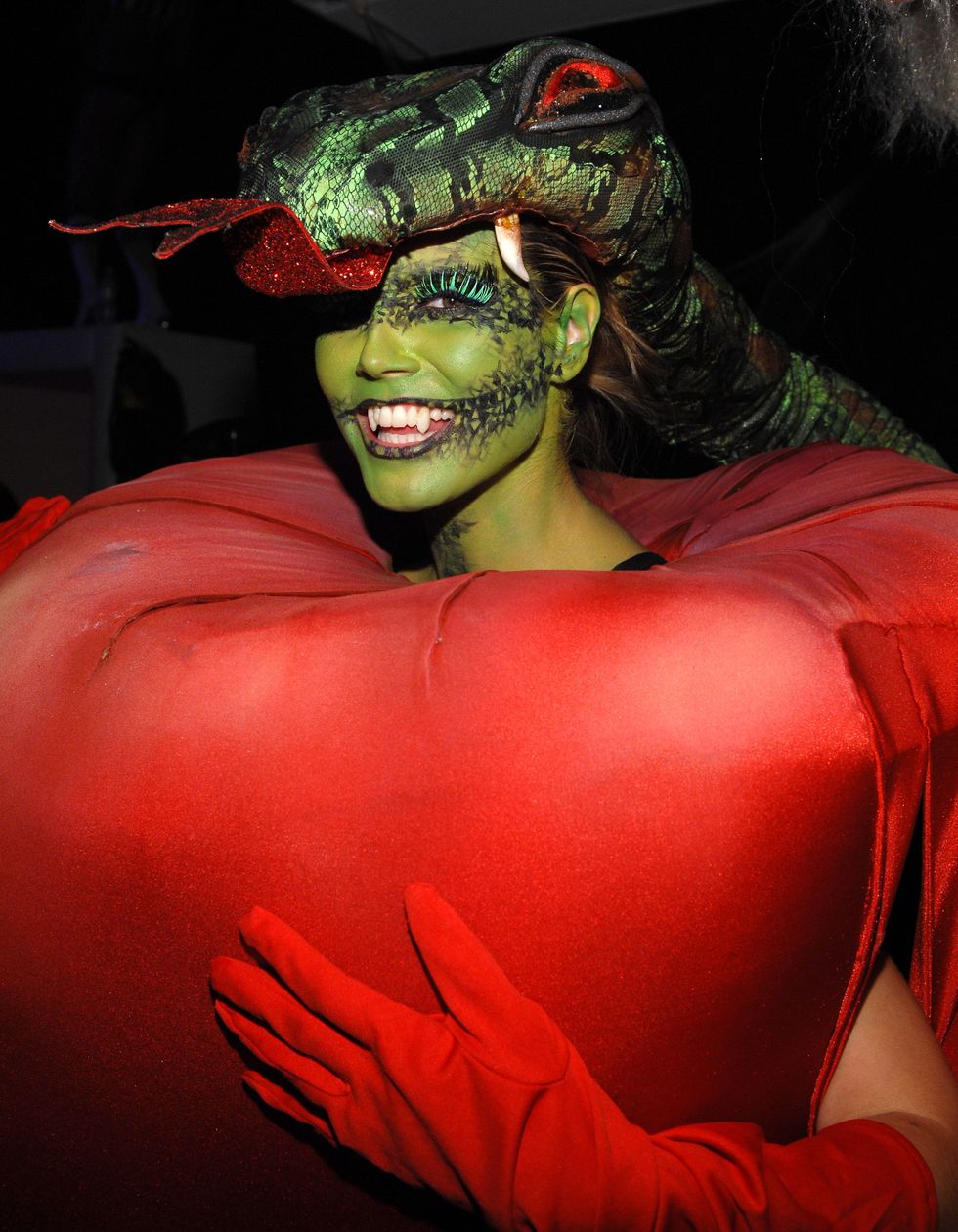7th annual heidi klum halloween party, sponsored by mm�s dark chocolate red carpet and inside