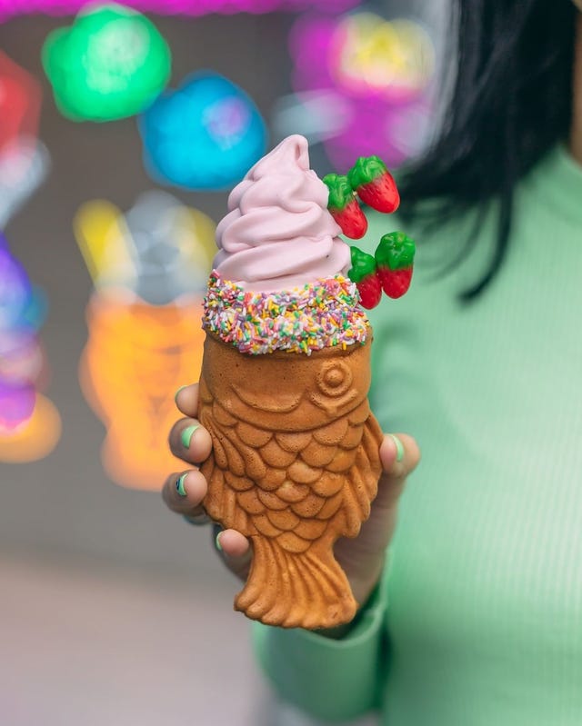 helado taiyaki de baileys strawberries  cream, de la pecera