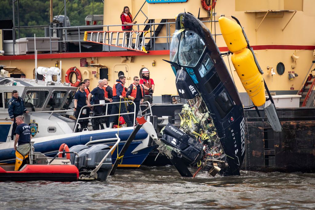 Helicopter Crashes In Hudson River On West Side Of Manhattan