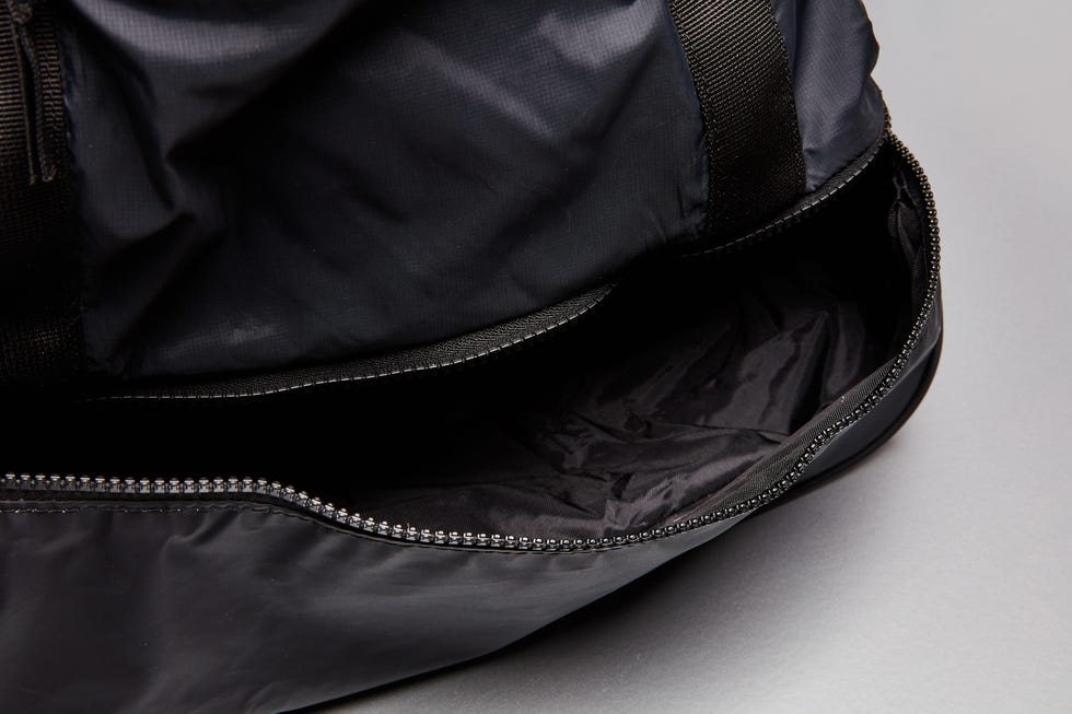 Black, Bag, Leather, Zipper, Jacket, Fashion accessory, Leather jacket, Handbag, Hobo bag, Pocket, 