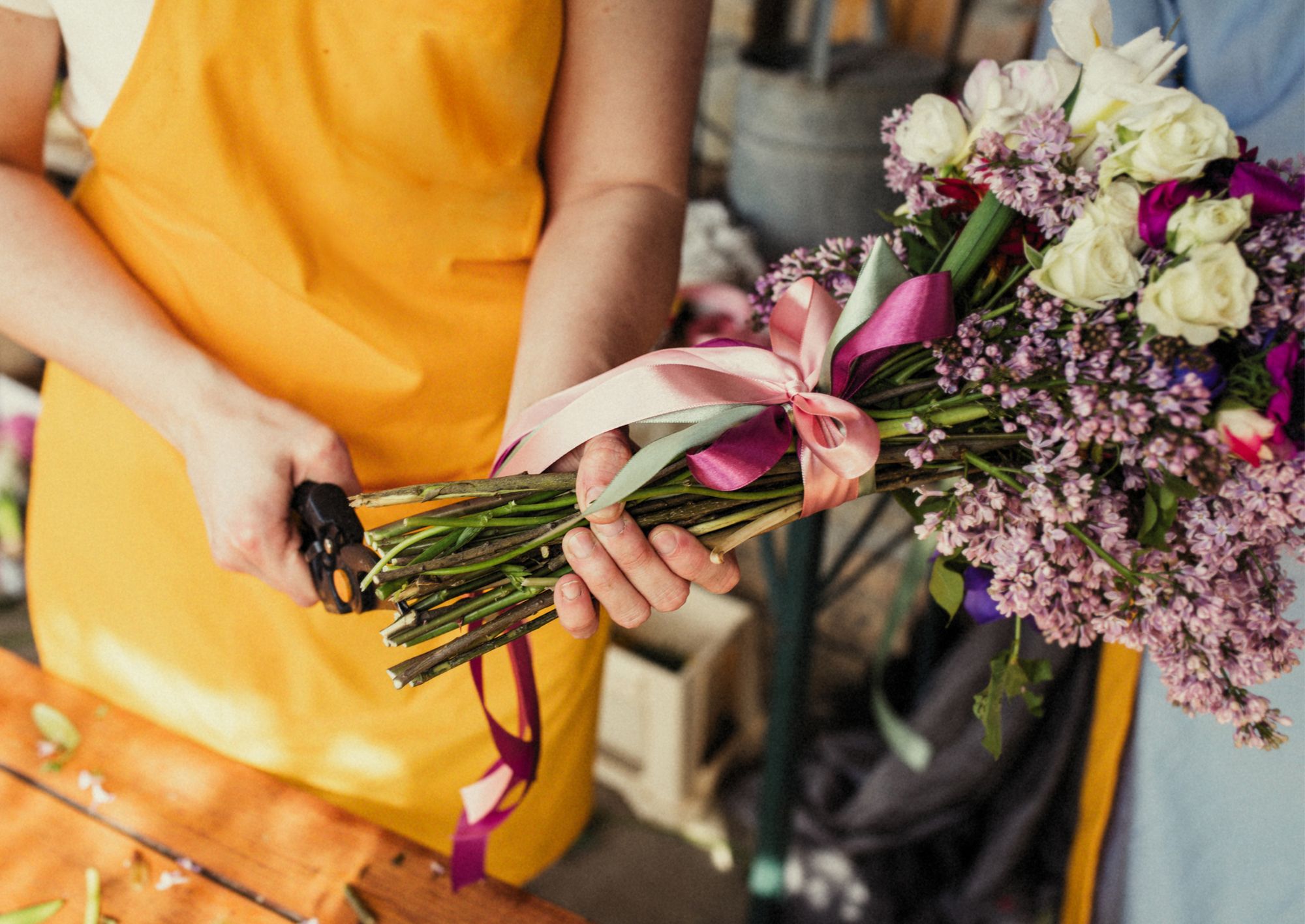 How to Make Cut Flowers Last Longer