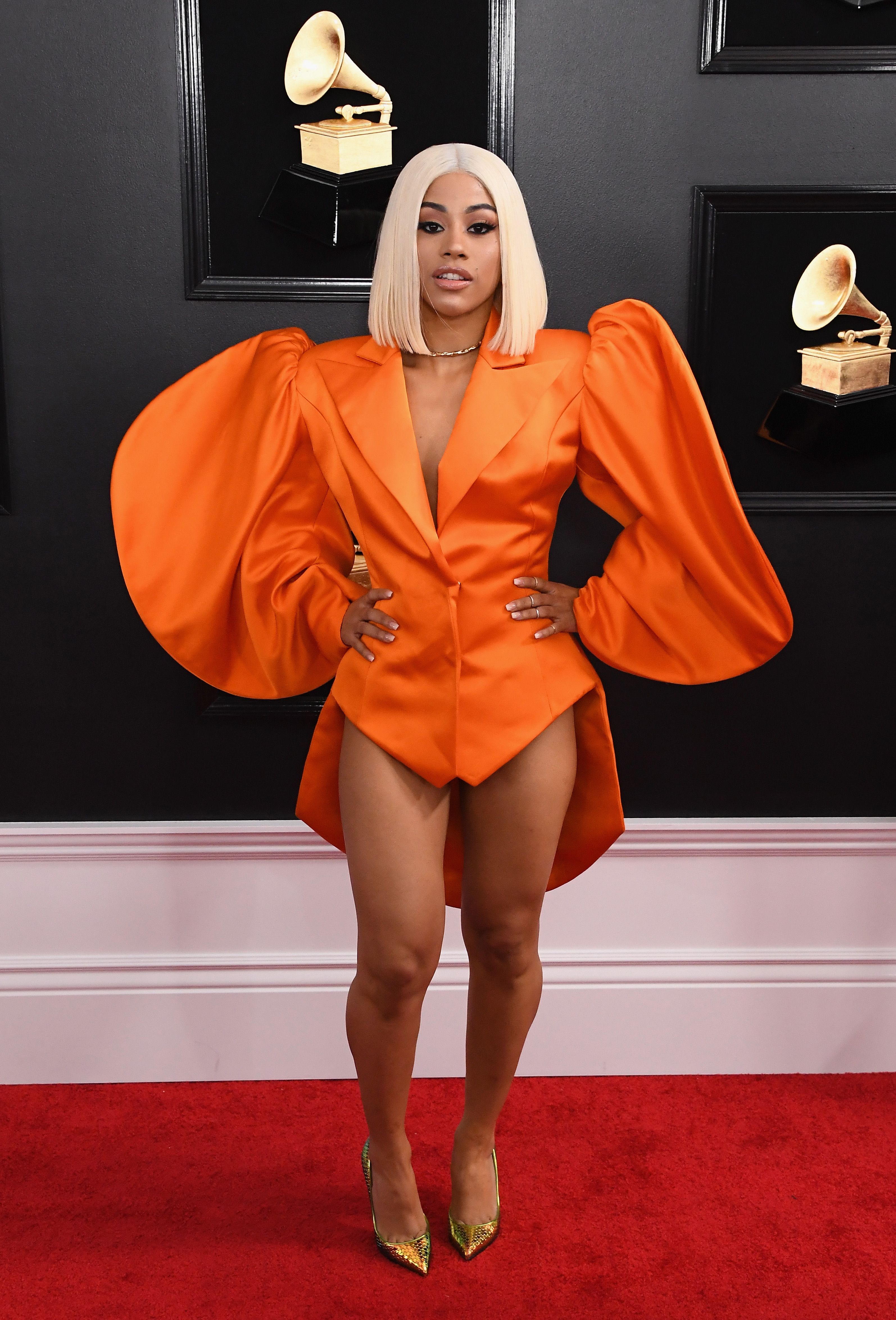 Grammys 2019 red top carpet fashion