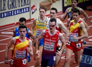 carlos mayo compite en los 3000 metros del europeo indoor de belgrado 2017