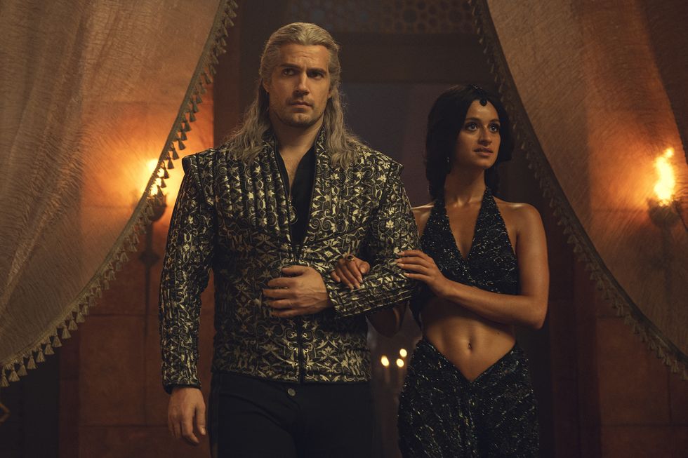 Henry Cavill und Anya Chalotra in The Witcher, Staffel 3