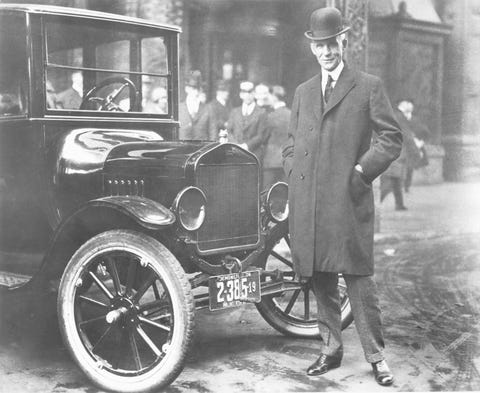 ヘンリー フォード 1863 年 1947 年アメリカの自動車メーカー、彼のモデル t の自動車、c1920 の 1 つで撮影