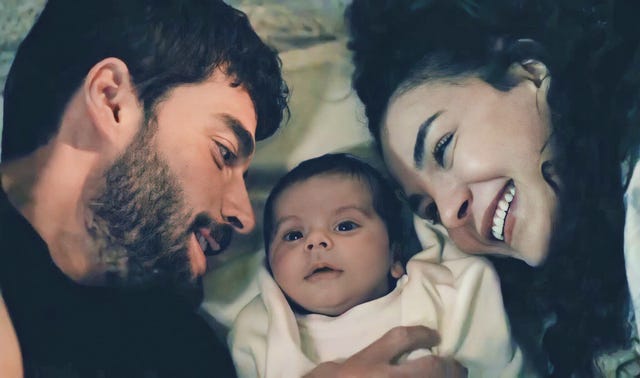 reyyan y miran disfrutaron de un agradable picnic en familia con füsün detenida