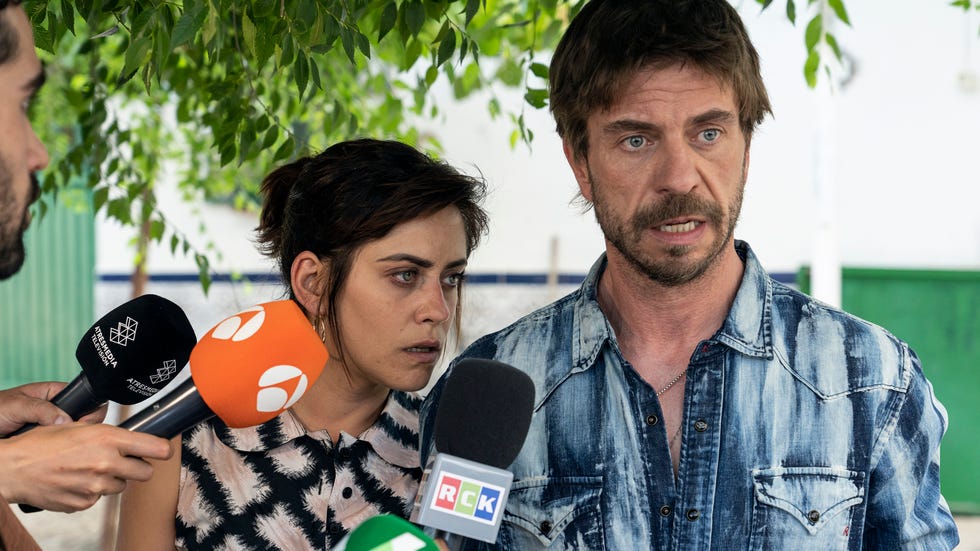 maría león y javier collado en una imagen de la serie heridas