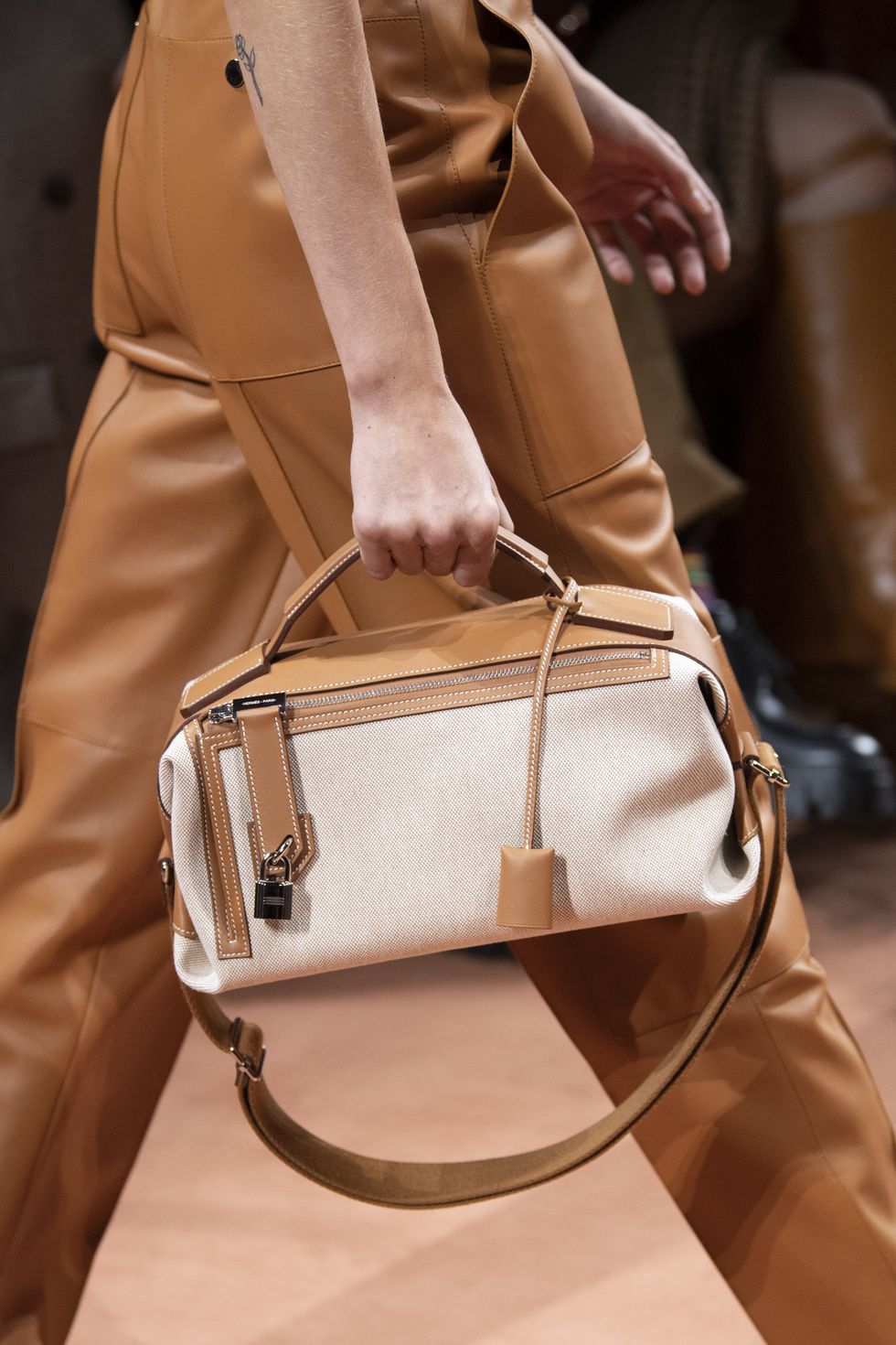 New Stylish Leather Handbags for Girls trending in Fashion 2020