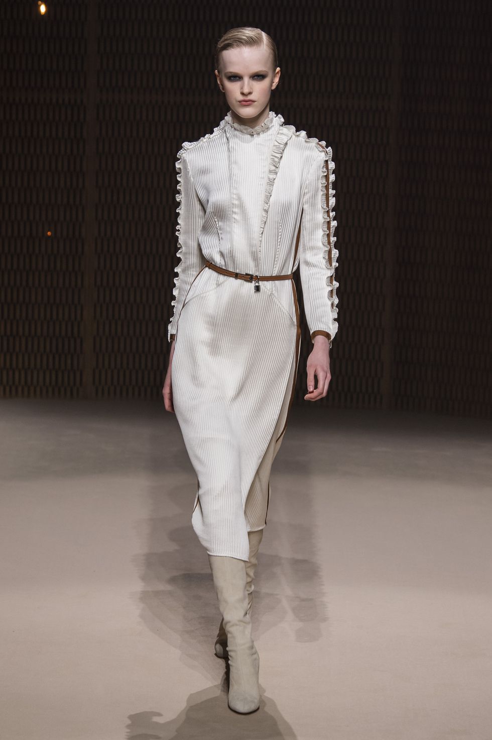 【巴黎時裝週】新一季 Hermès 有迷你包、有星空裝、有麂皮靴... 但巴黎女人最愛的還是它