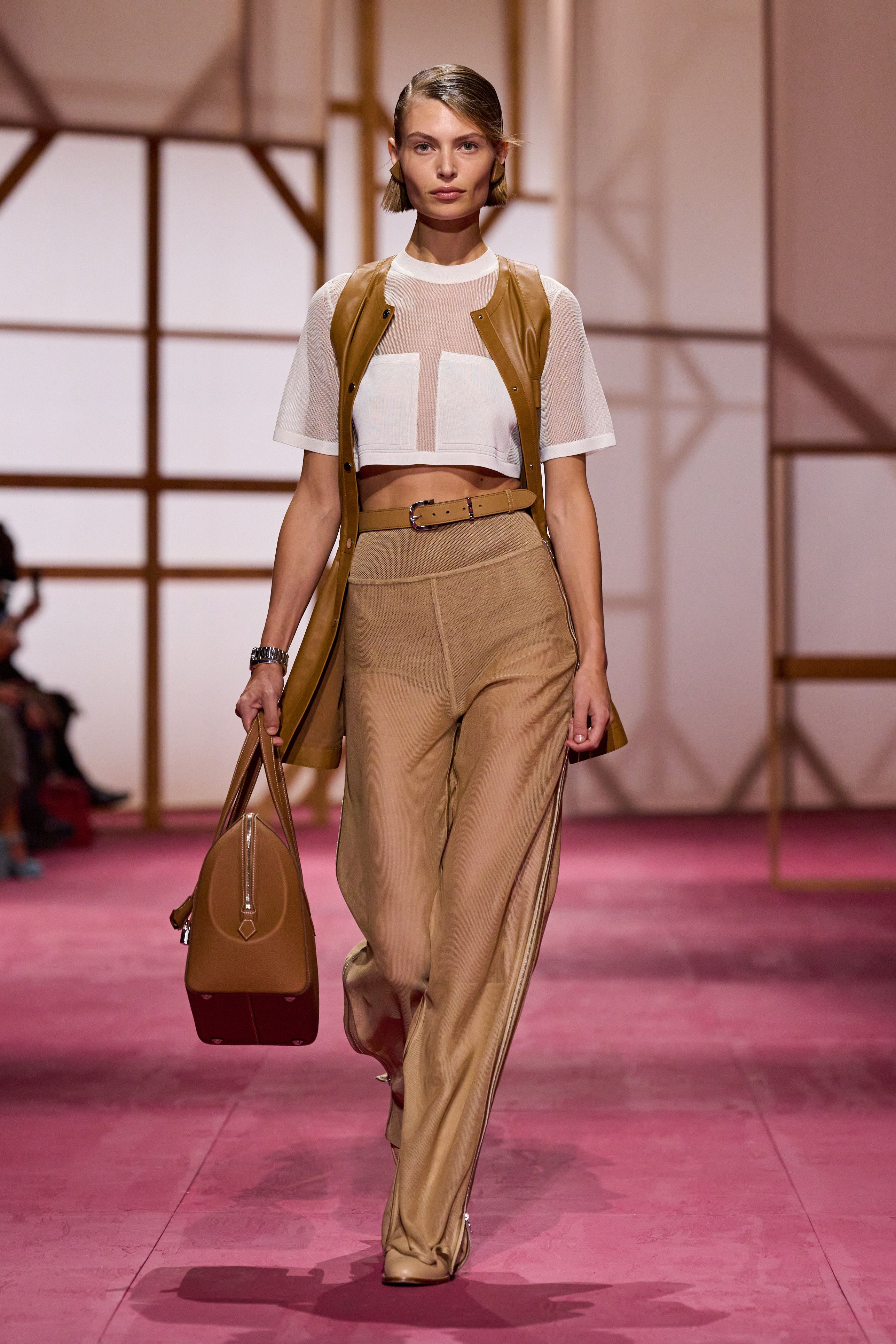 HERMES - 2025春夏新作 エルメス カレ 70 《カレ・リブレ》の