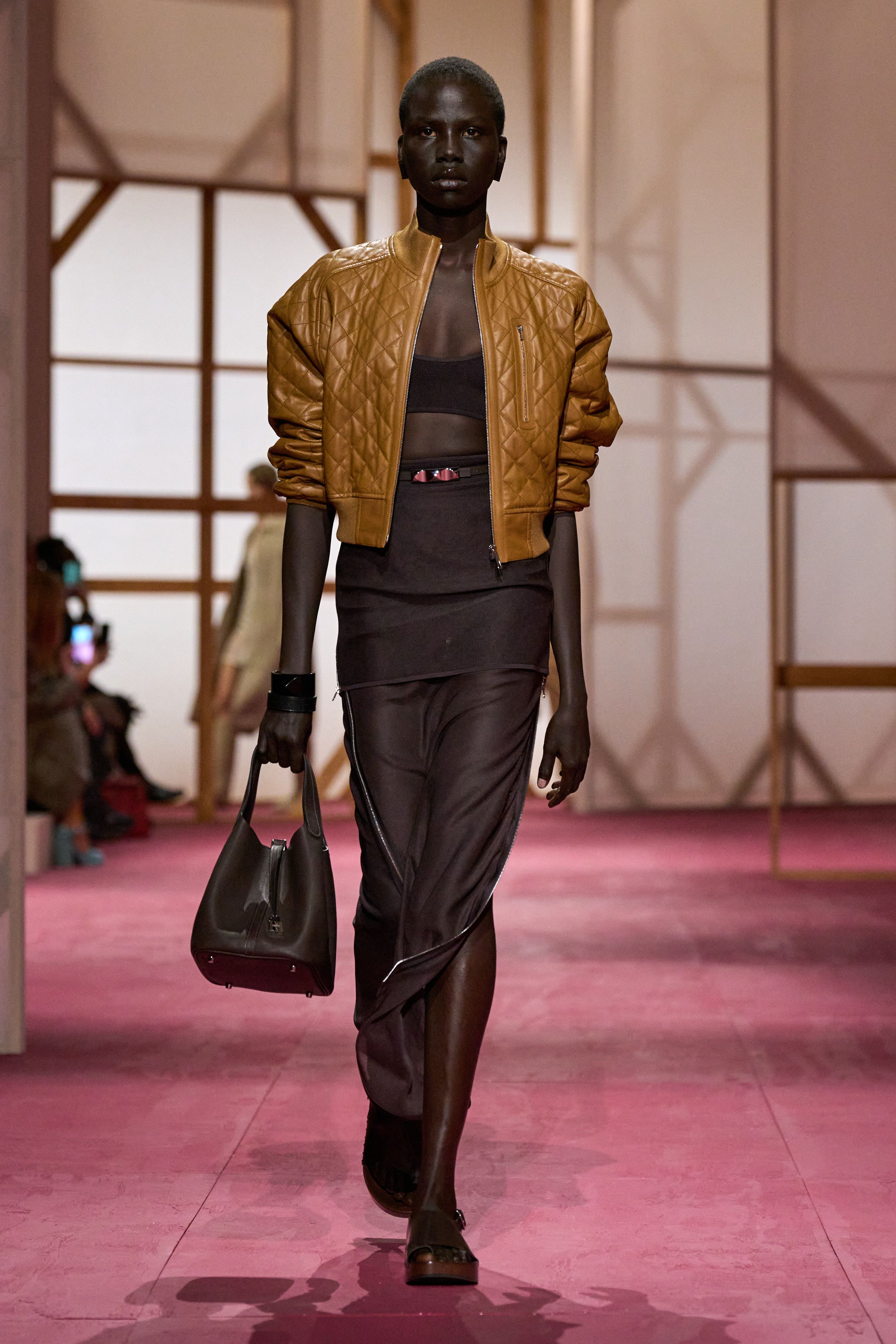 エルメス（HERMES）」2025春夏コレクション | ファッション