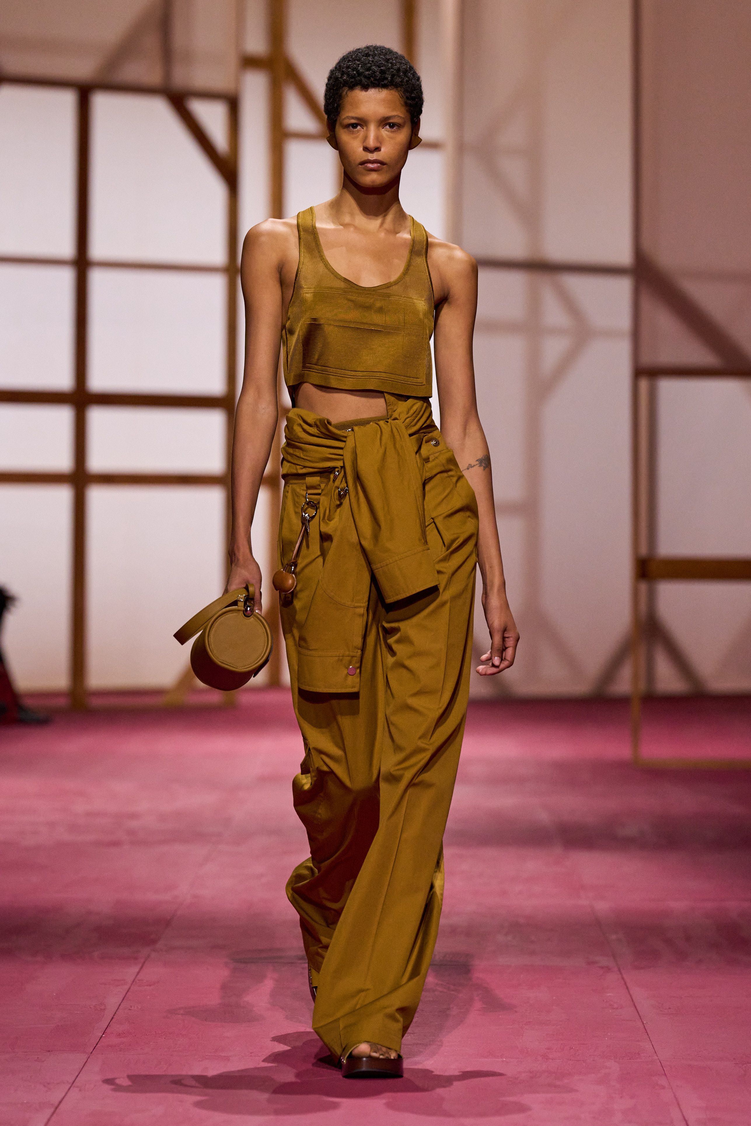 エルメス（HERMES）」2025春夏コレクション | ファッション