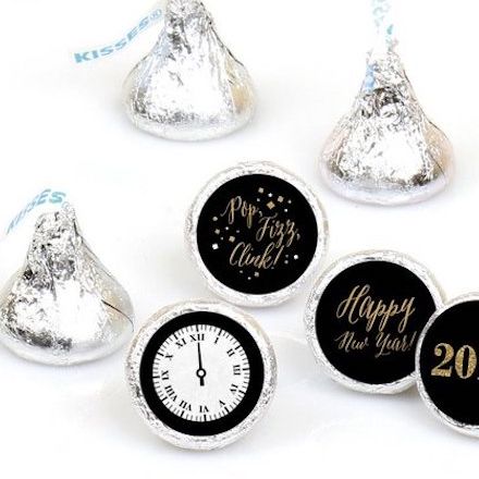 diy decorations for new year's eve hershey kiss sticker