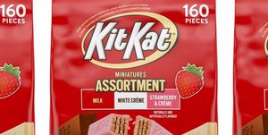 hershey's kit kat miniatures assortment with strawberry  creme flavor