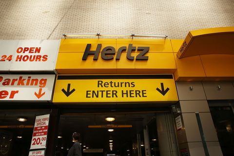 hertz offre des tarifs de location spéciaux aux chauffeurs uber et lyft